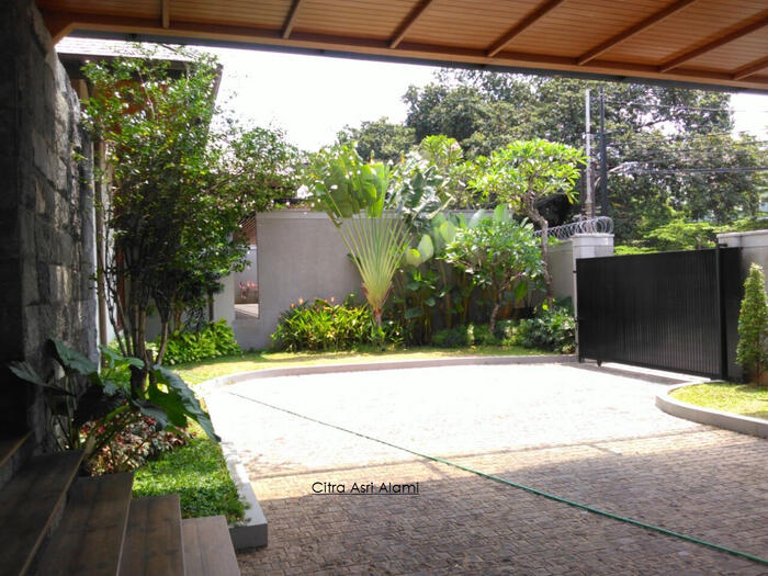 Proyek taman rumah Citra Asri Alami di Kemang